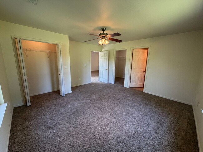 Building Photo - 20944 Honest Ln
