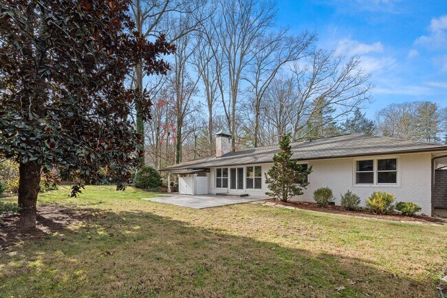 Building Photo - Biltmore Forest Home