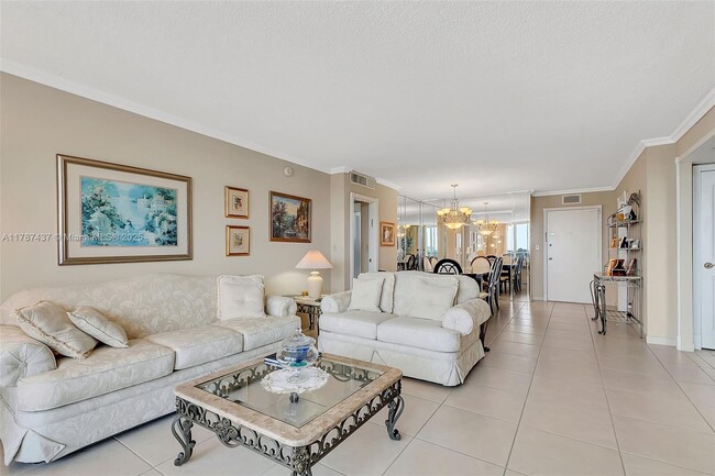 Building Photo - 3140 S Ocean Dr