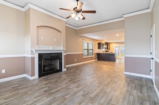 Building Photo - 130 Mistwood Ln