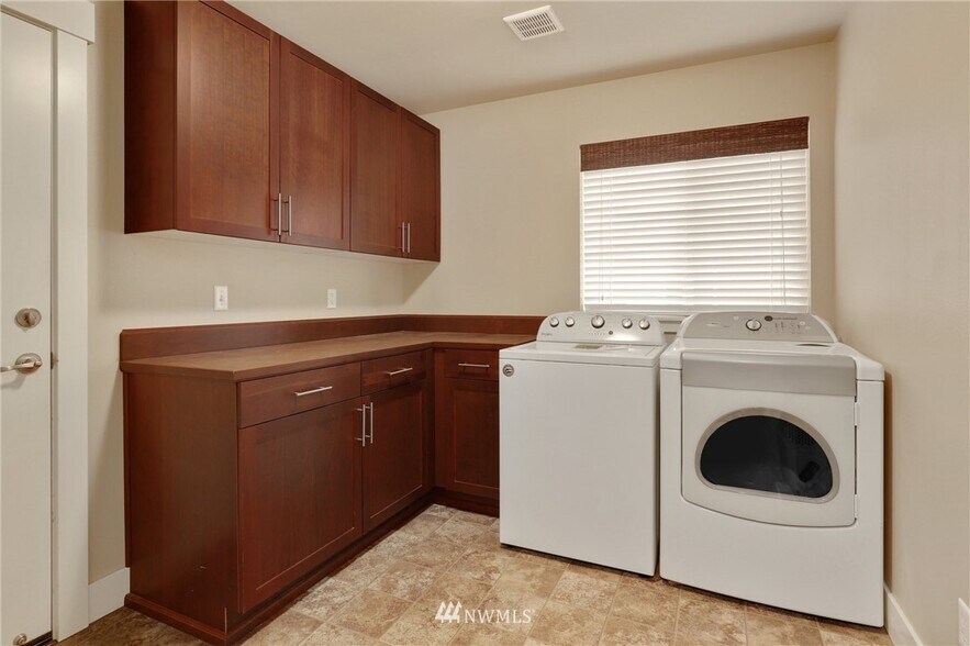 Building Photo - 31045 2nd Pl SW