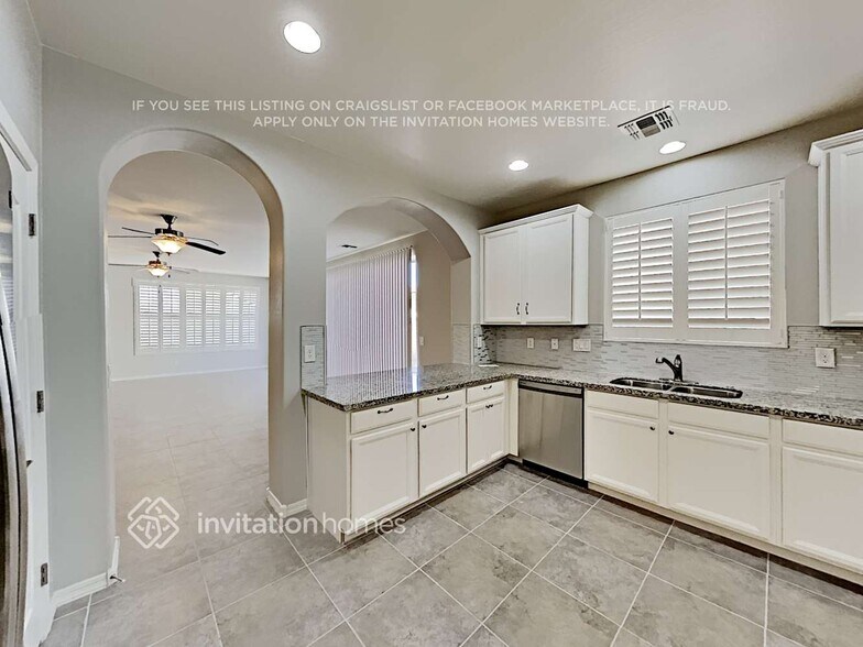 Building Photo - 4239 E Pony Ln