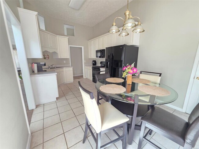 Building Photo - 7448 Pinnacle Point