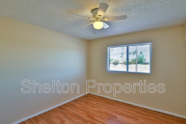 Building Photo - 860 E Brown Rd