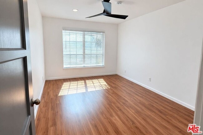 Building Photo - 202 N Locust St