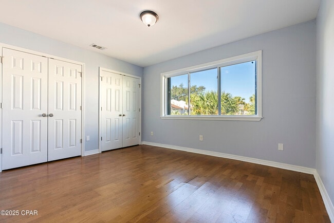 Building Photo - 6453 Oak Shr Dr