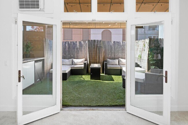 Building Photo - 702 Kettner Blvd