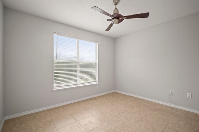 Building Photo - Stunning 2-bedroom, 2-bathroom, Gated comm...