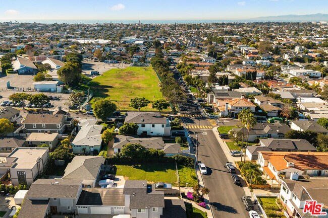 Building Photo - 1408 17th St