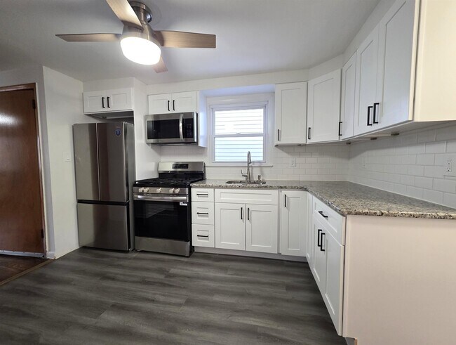 Building Photo - 195 South St