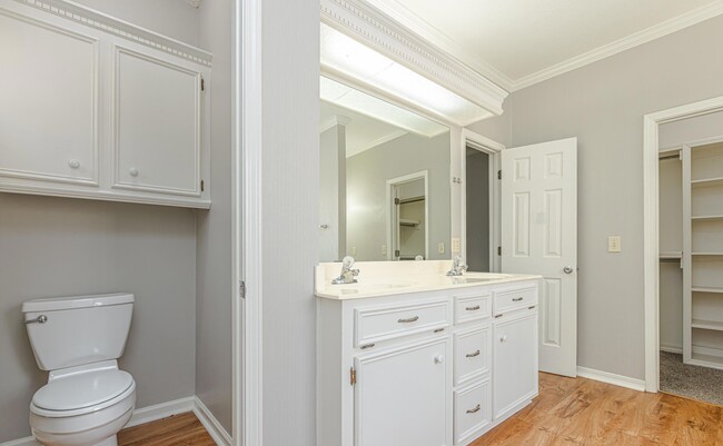 Building Photo - 5 Piedmont Cove