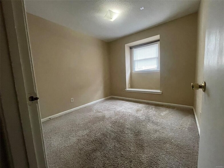 Building Photo - 112 Richmond Way