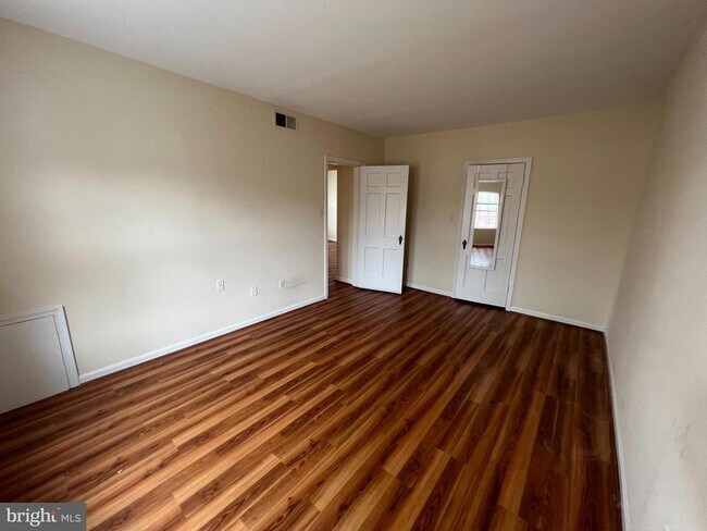 Building Photo - 1801 Key Blvd
