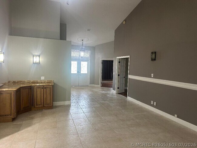 Building Photo - 5503 NW 39th Ave
