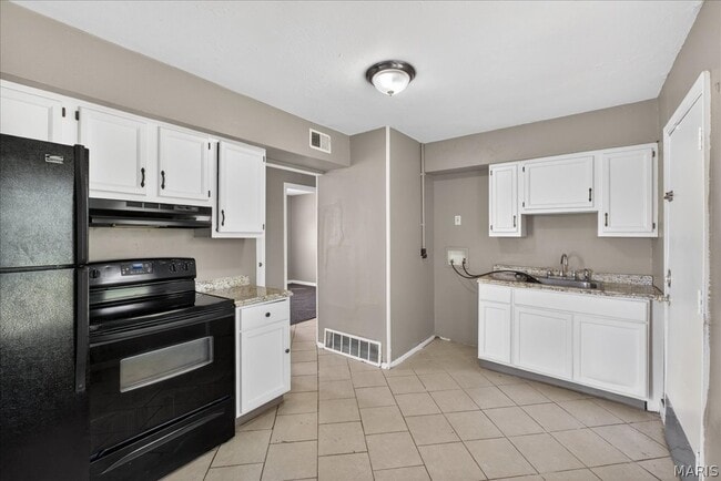 Building Photo - 6018 Evergreen Blvd