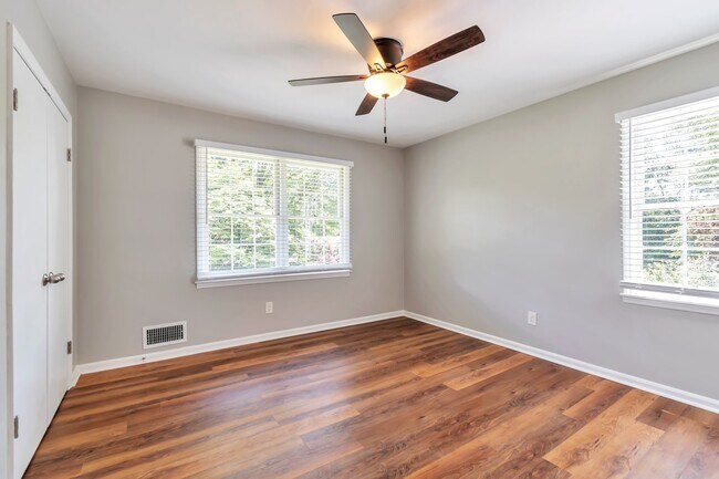 Building Photo - 4325 Keenan Ct NE