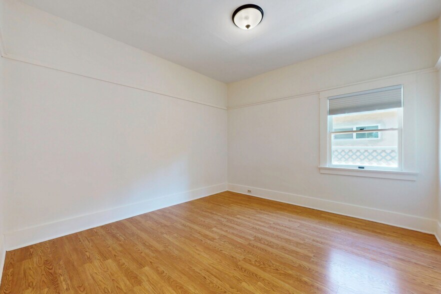 Building Photo - 1845 Las Lunas St