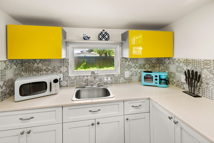 Building Photo - 3760 Frow Ave