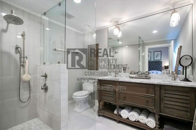 Building Photo - 1208 Woodland St