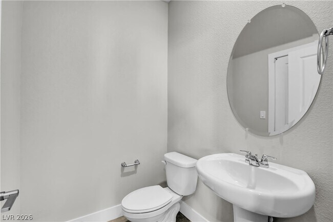 Building Photo - 6360 Pipers Brk Ln