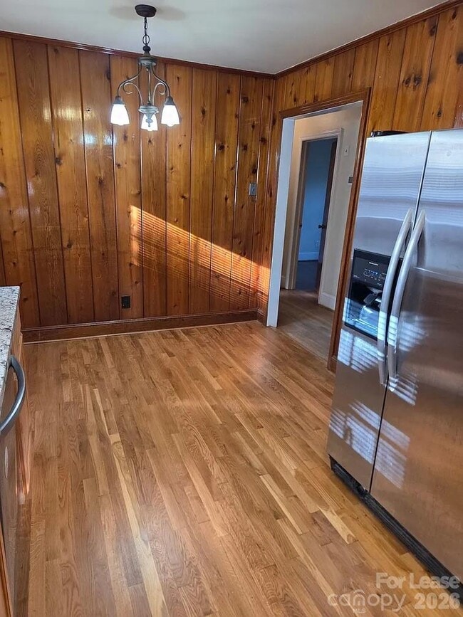 Building Photo - 4520 Holbrook Dr