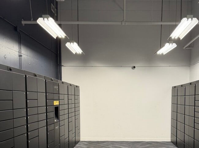 Building Photo - 401 E Ontario St