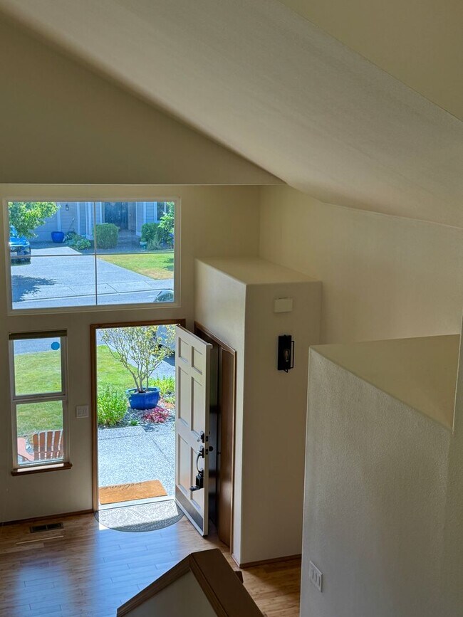 Building Photo - 12726 Plateau Cir NW
