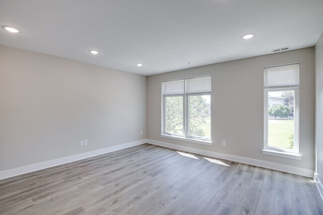 Building Photo - 2017 N College Ave