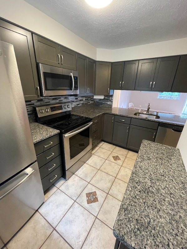 Building Photo - 231 Shady Ridge Dr