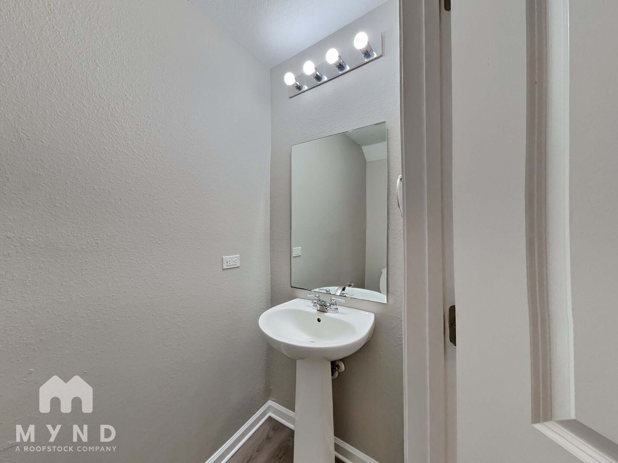 Building Photo - 785 Henley Ct