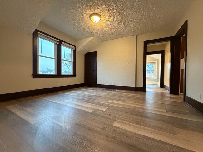 Building Photo - Affordable 1-Bedroom Apartment | Utilities Included | No Laundry