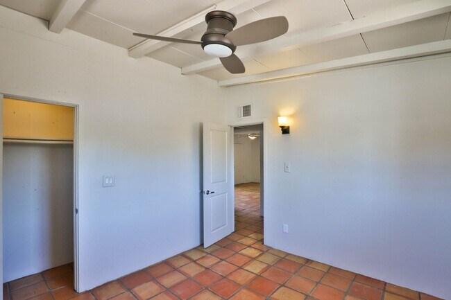 Building Photo - 3 Bedroom + den with pool