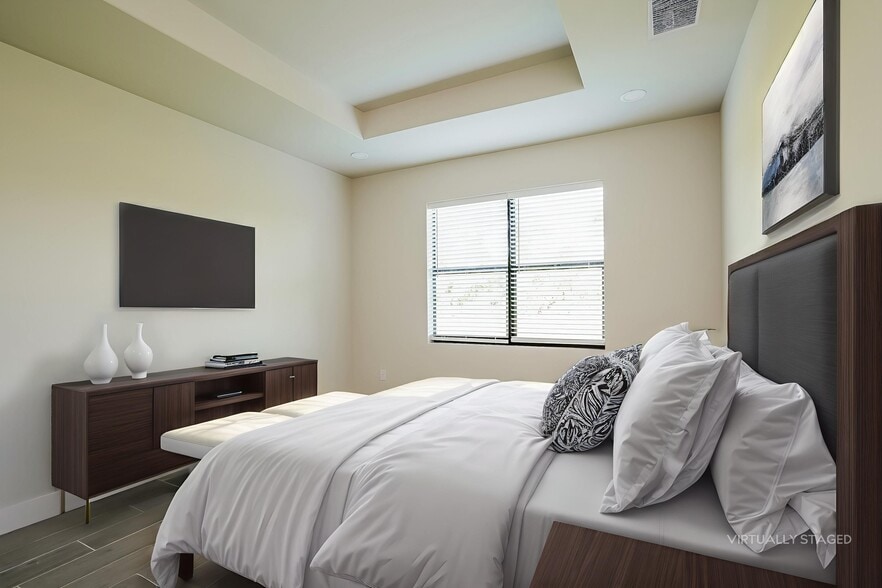 Building Photo - 6133 Hughes Ave