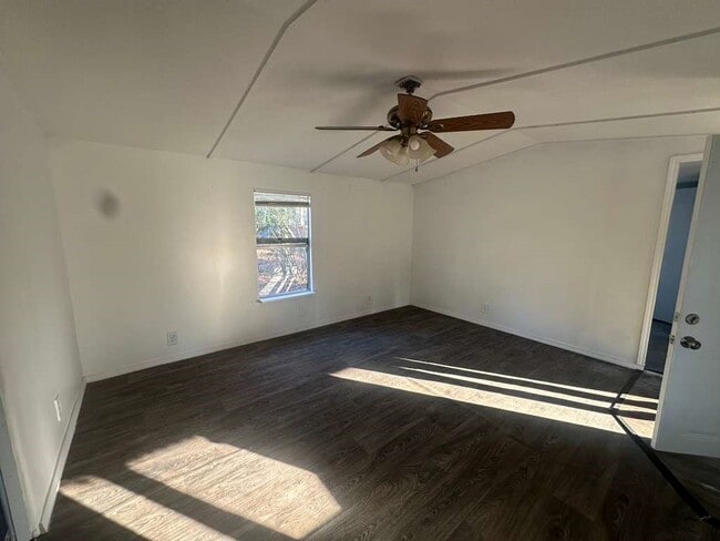 Building Photo - 24304 Oak Run