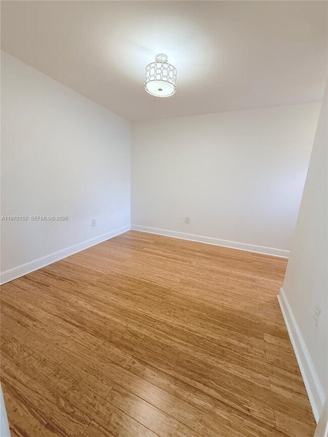 Building Photo - 16618 NW 73rd Ave