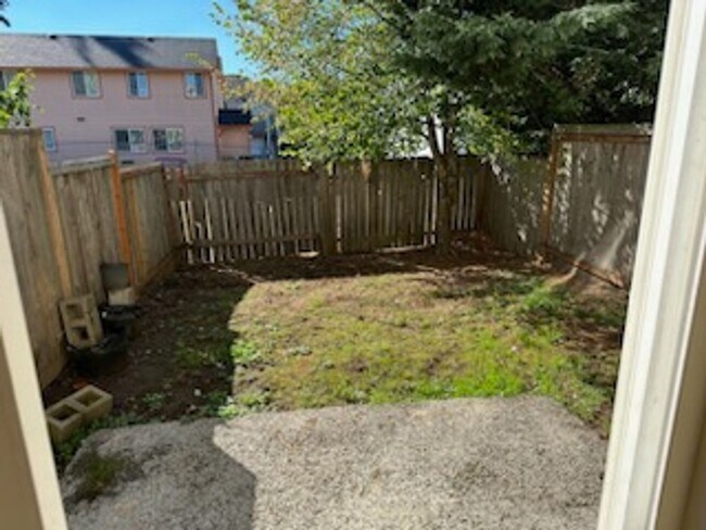 Building Photo - Powellhurst Gilbert Townhouse
