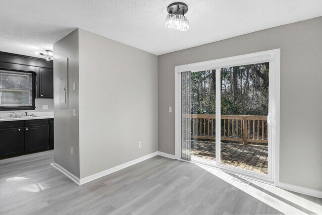 Building Photo - Beautifully Renovated 3-Bedroom Home in Columbia, SC!