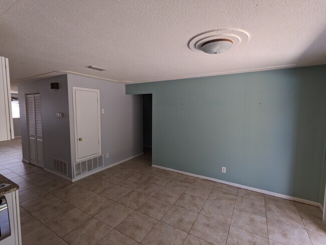 Dining room - 430 Patrick Ave