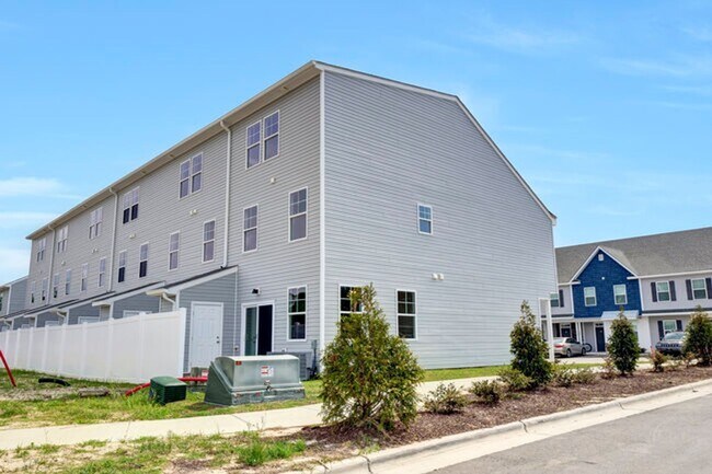 Building Photo - 305 Starfish Ln