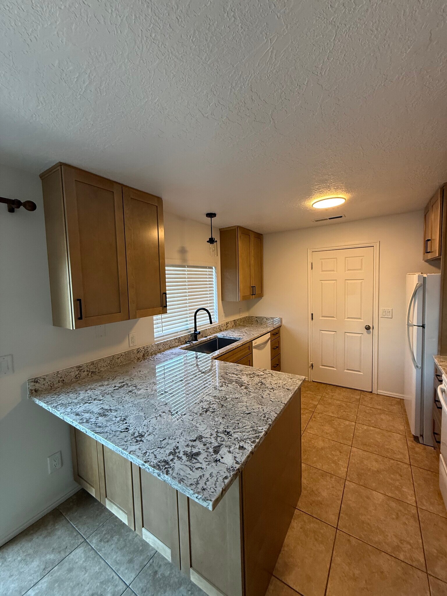 Building Photo - 556 S 1100 E