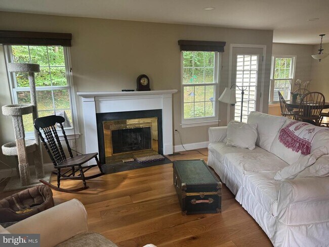 Building Photo - 10213 Faire Commons Ct