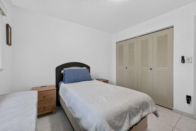 Building Photo - 9474 S Belfort Cir