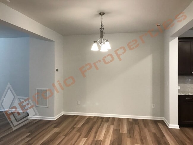 Building Photo - Beautiful 3 Story 4 Bedrooms 2 Car Garage ...