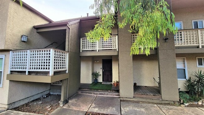 Building Photo - 680 Dartmore Ln