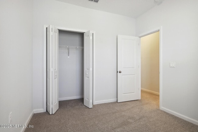 Building Photo - 95 Pinebury Ln
