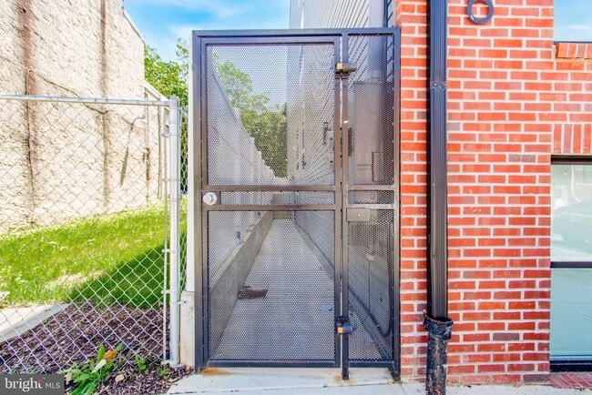 Primary Photo - 3836 Haverford Ave