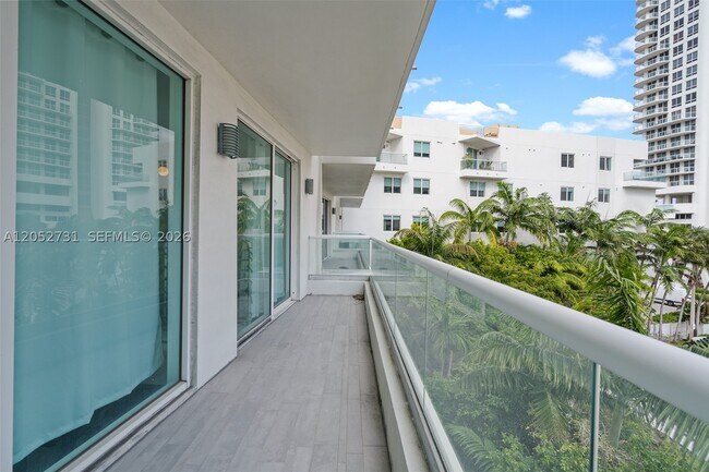 Building Photo - 6362 Collins Ave