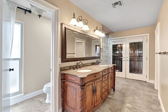 Building Photo - 1808 Cougar Ln