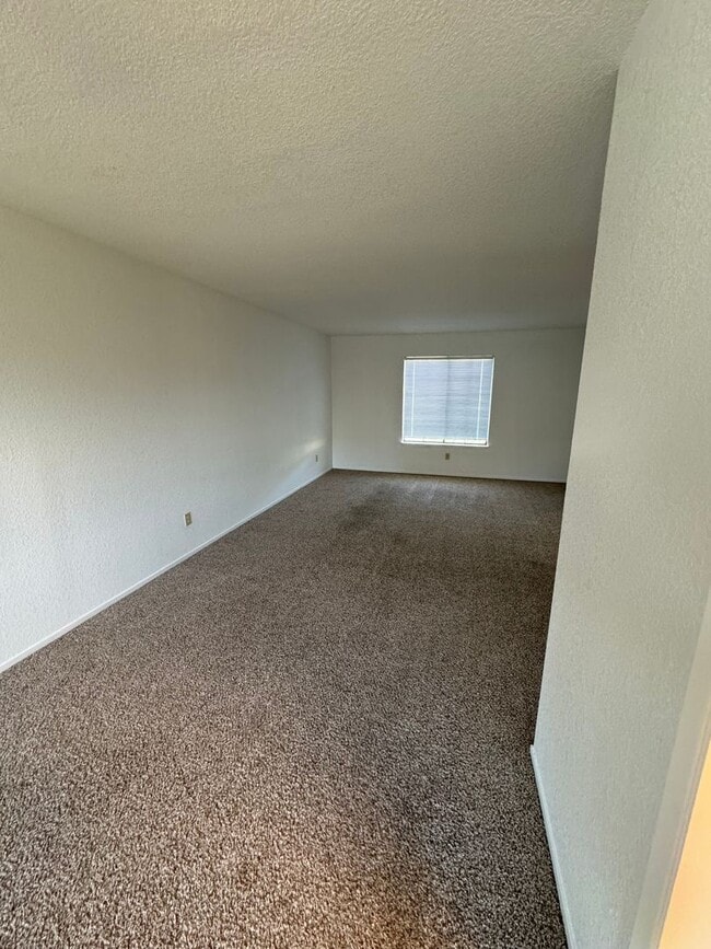 Building Photo - 1042 Awani Dr