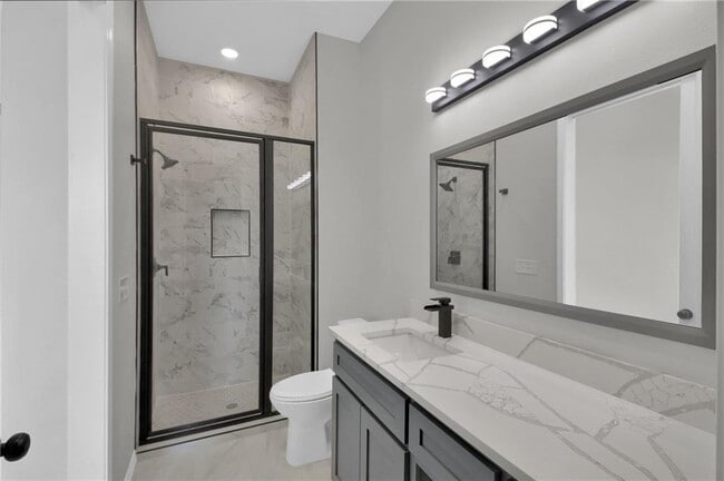 Building Photo - 303 Highlander Ct